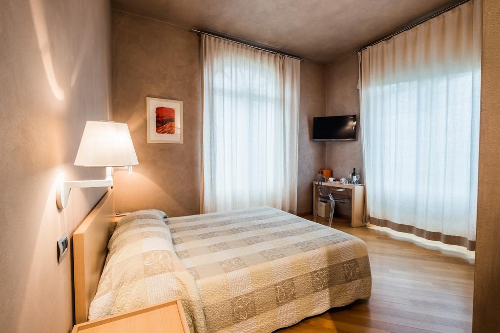 Relais 23 Hotel & Ristorante Castelnuovo Belbo 외부 사진